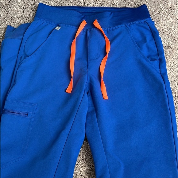 Figs Jogger Scrub Pants - Picture 2 of 6